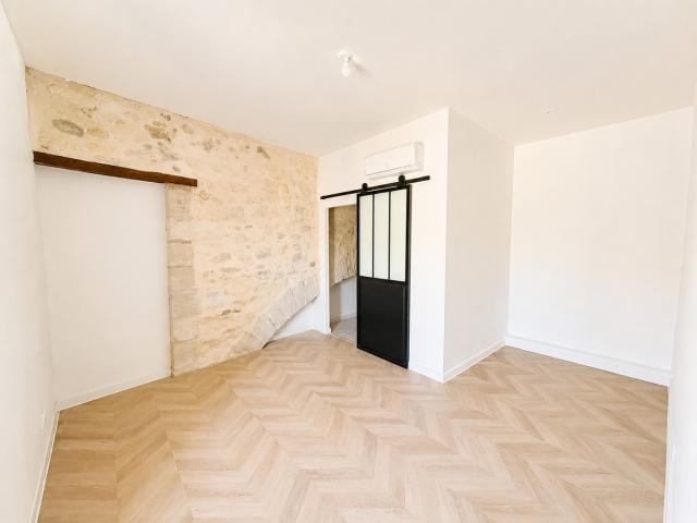 Appartement 2 pièces entièrement rénové à UZÈS