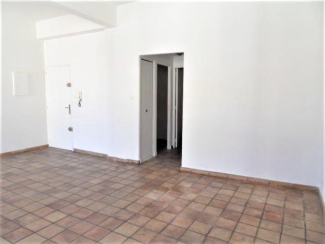 APPARTEMENT 2 PIÈCES INTRA MUROS