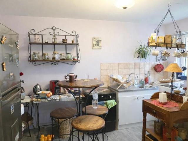Appartement 3 Pièces LOUE jardin 45 m2 2 parkings cave