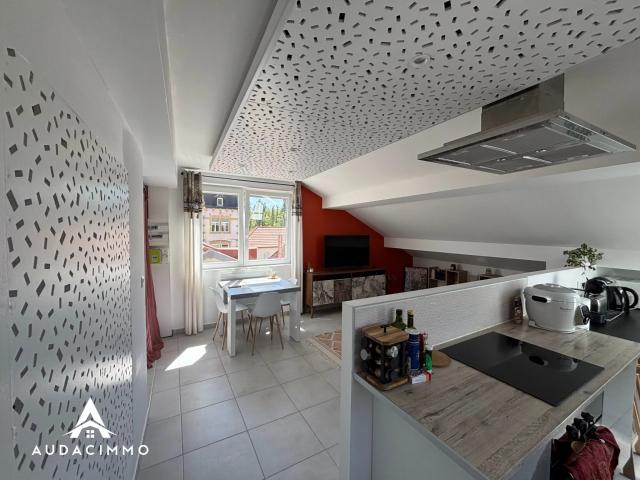 Appartement 2 pièces Lumineux 61 m2 au sol Très bon état