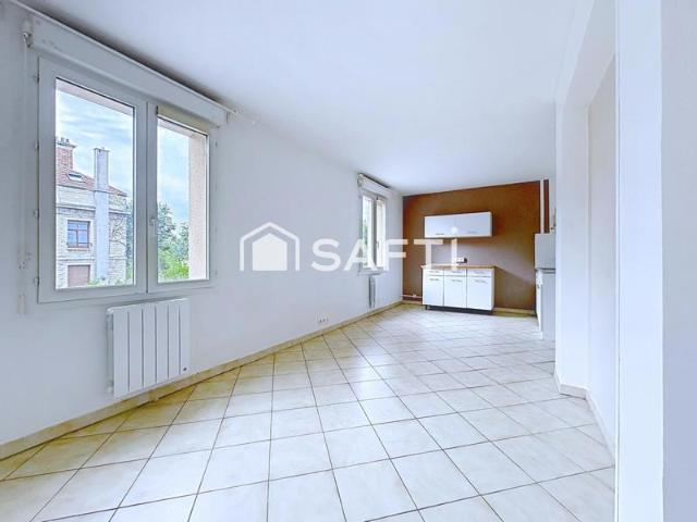 Appartement 2 pièces lumineux avec belle pièce de vie
