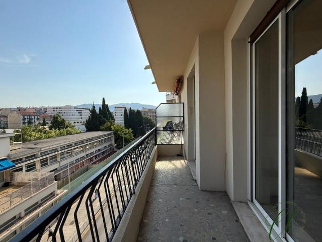 Appartement 2 pièces meublé: Nice Libération Clément Roas