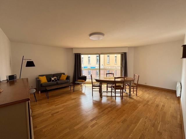 APPARTEMENT 2 PIÈCES MEUBLÉ RESIDENCE DE STANDING DISPONIBLE DE SUITE