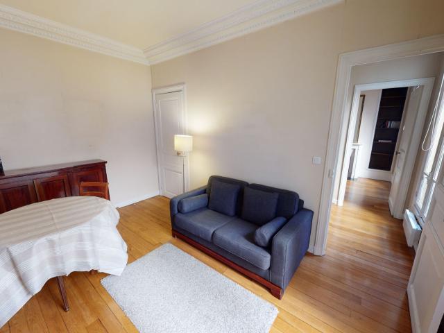 Appartement 2 pièces Paris 18 44.79m² 1570€ à louer l'Adresse