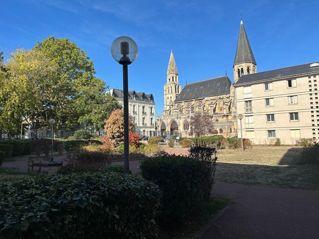 Appartement 2 pièces Poissy 54.00m² 886€ à louer l'Adresse
