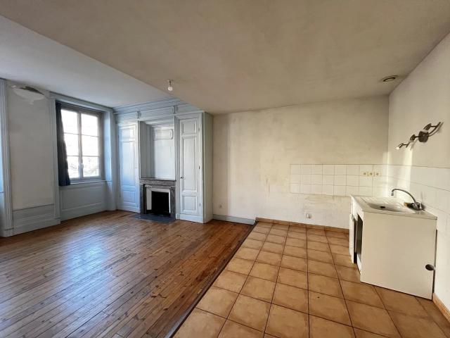 Appartement 2 pièces + place de parking privé