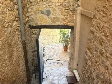Appartement 2 pièces rénové Châteauneuf Grasse, cœur du vieux village
