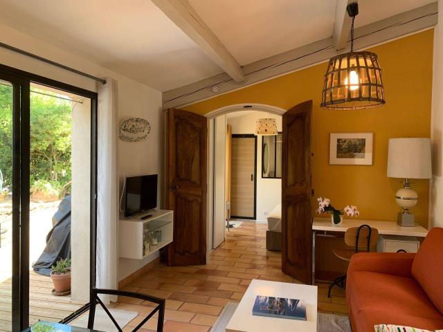 Appartement 2 pièces rénové, climatisé, expo SUD Terrasse, Jardin, Parking, 10mn AIX