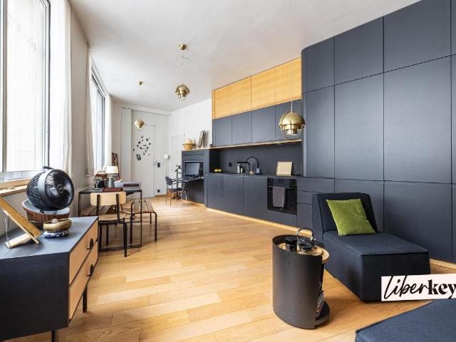 Appartement 2 pièces rénové de 48,37 m² Galerie Véro Doda. 49m² Paris 1er