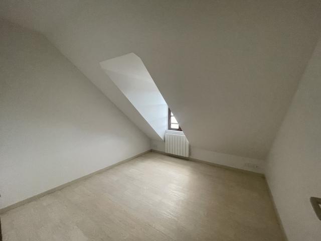 Appartement 2 pièces refait à neuf proche des halles de Mill