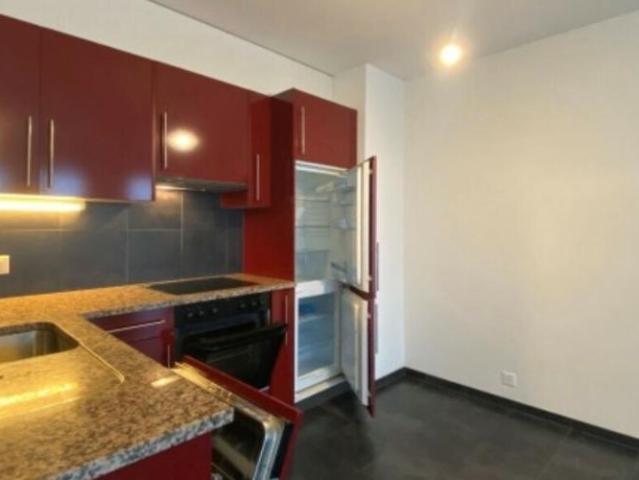 Appartement 2.5 pièces au rez de chaussée avec terrasse et jardin