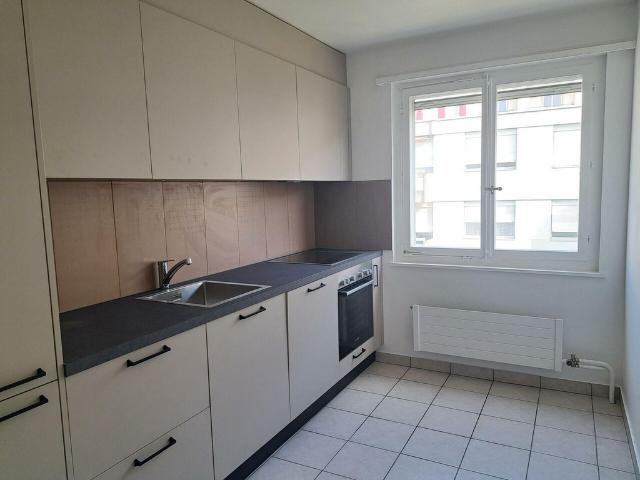 APPARTEMENT 2.5 PIECES 56 M2 AVEC BALCON ET ASCENSEUR