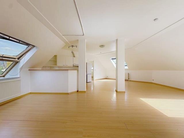 Appartement 2ch, Woluwe St Lambert, lumineux