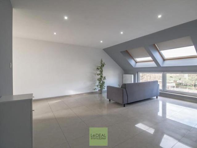 Appartement 2ch+bureau au 2e étage