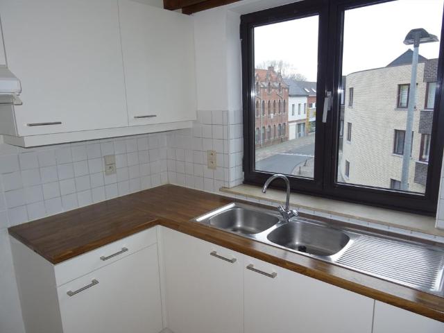Appartement 2de verdiep met 2 slaapkamers en garage