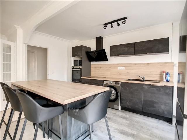 Appartement 2ème étage 69.75m2 3 pièces Meublé