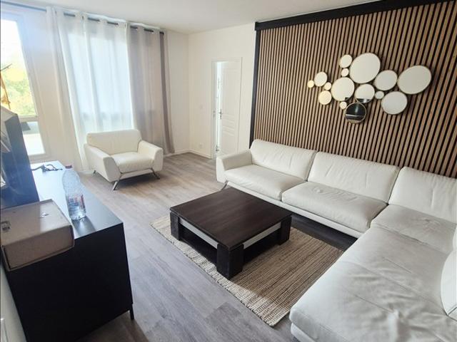 Appartement 2ème étage 76,79 m2 4 pièces Meublé