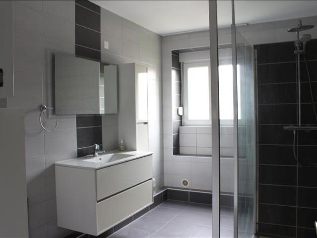 Appartement 2ème étage 88 m2 4 pièces Non meublé