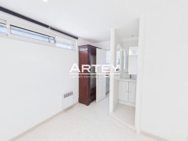 Appartement 33 m2 situé au port idéal pour un pied à terre ou un projet locatif calme