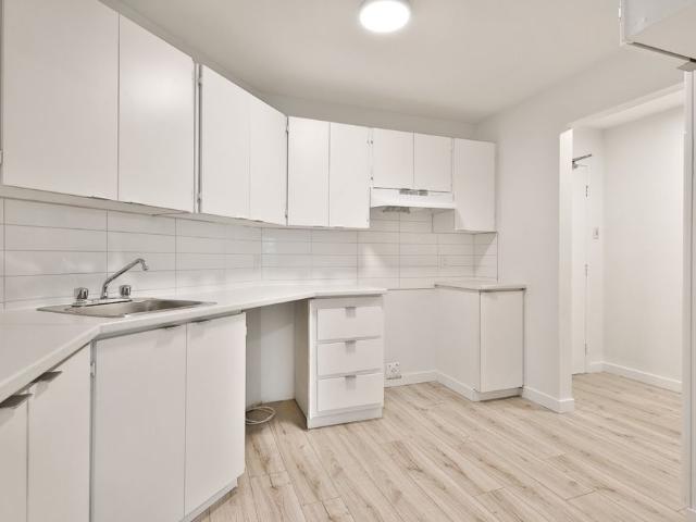 Appartement 302 460 Ch. De La Rabastalière O