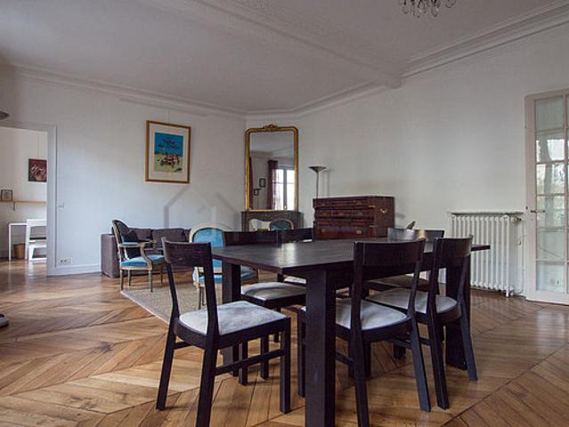 Appartement 3 chambres meublé avec ascenseur, cheminée et concierge Péreire Paris 17°