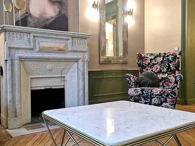 Appartement 3 chambres meublé avec ascenseur et cheminée Trocadéro Paris 16°