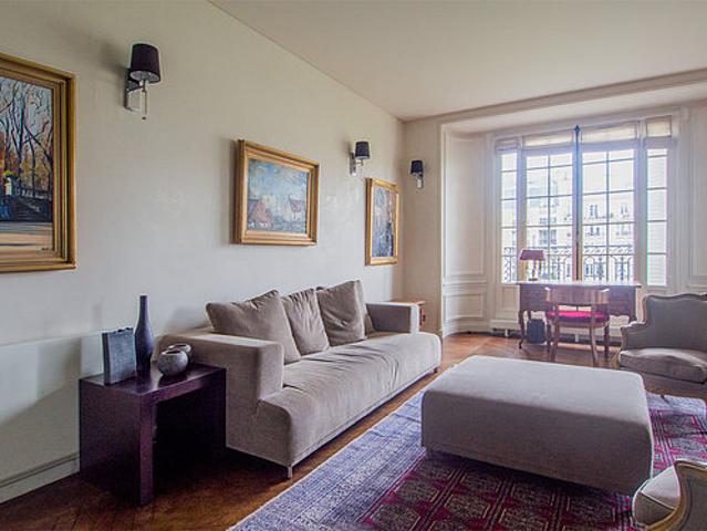Appartement 3 chambres meublé avec ascenseur et concierge Invalides Paris 7°