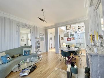 Appartement 3 chambres meublé avec piano, ascenseur et cheminée Monceau Paris 8°