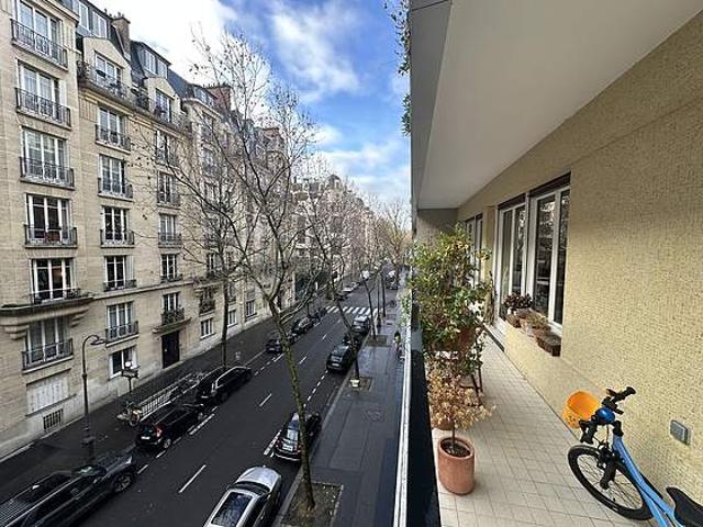Appartement 3 chambres meublé avec terrasse, ascenseur et local à vélos Auteuil Paris 16°