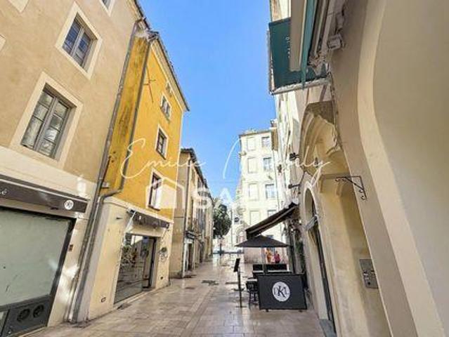 Appartement 3 chambres, Nimes Languedoc 30000 DS103577175
