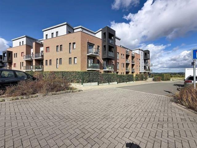 Appartement 3 chambres avec terrasses, jardins et parkings