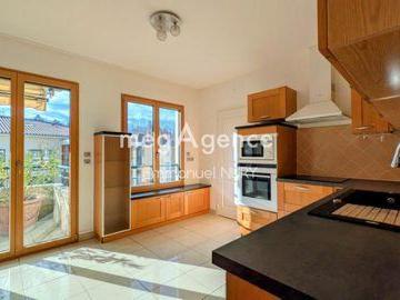 Appartement 3 chambres, Charbonnières Rhône 69260 ES99771129