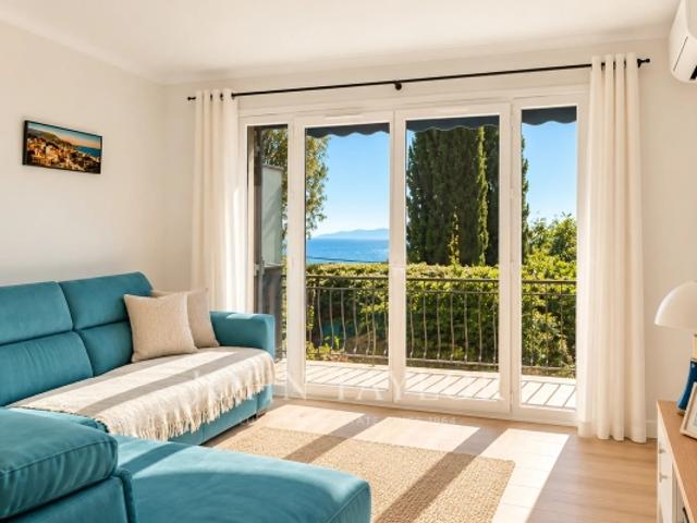 Appartement 3 chambres et vue mer, à 200 mètres de la plage du Rayol