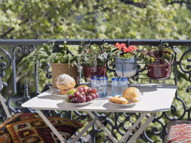 Appartement 3 chambres, élégant et lumineux avec balcon en e. 97m² Paris 10ème