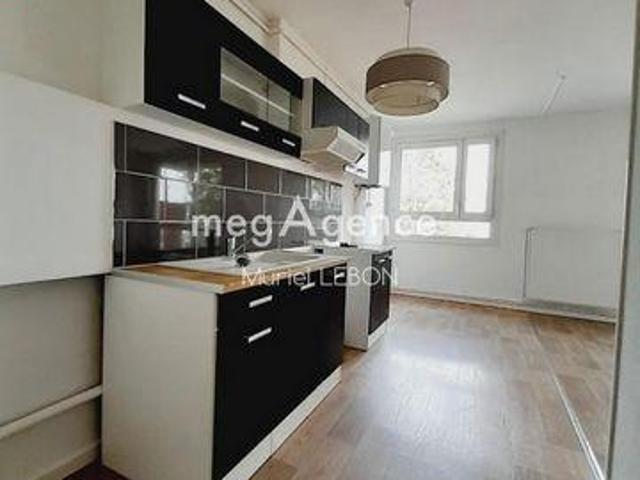 Appartement 3 chambres, Fougeres Bretagne 35300 DS103617879