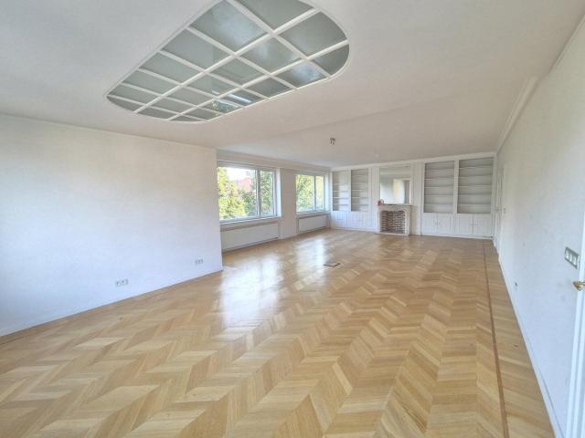APPARTEMENT 3 CHAMBRES PLACE D'AREZZO