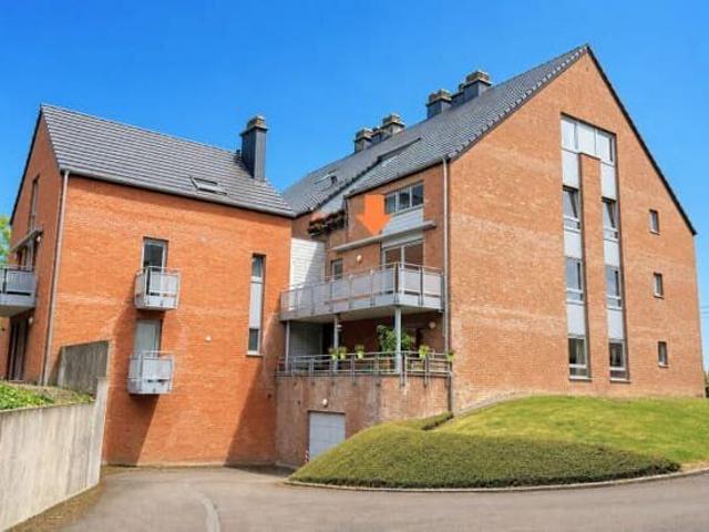 Appartement 3 chambres terrasse cave et parking