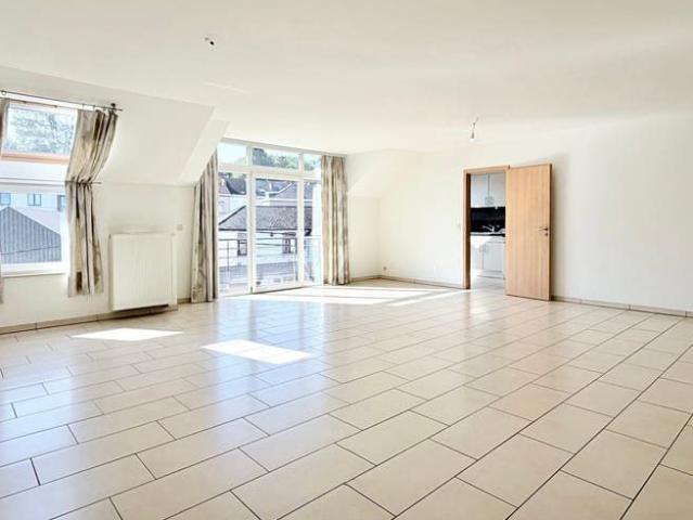 Appartement 3 chambres – 150 m² – terrasse – garage doubl