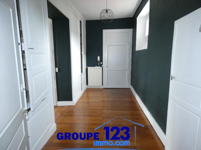 Appartement 3 pièce s 2 chambre s 117.6 m²