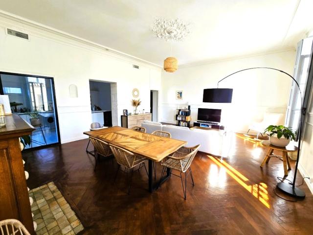 Appartement 3 pièce s 2 chambre s 122.75 m²