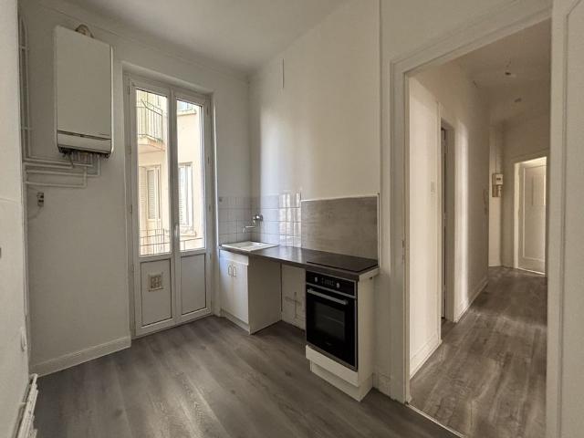 Appartement 3 pièce s 2 chambre s 80 m²
