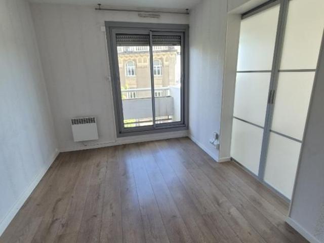 APPARTEMENT 3 pièce s 49m²