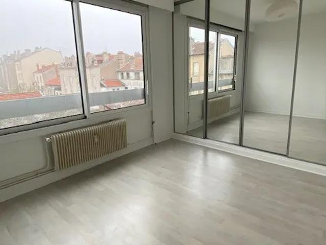 APPARTEMENT 3 pièce s 64m²