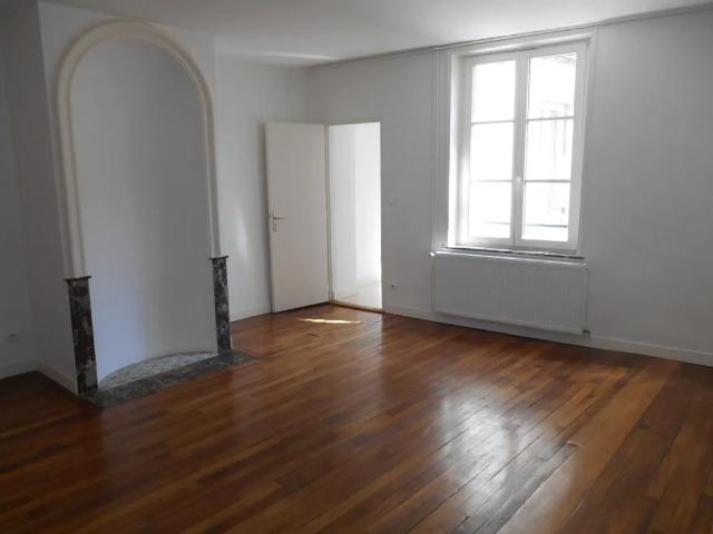 APPARTEMENT 3 pièce s 85m²