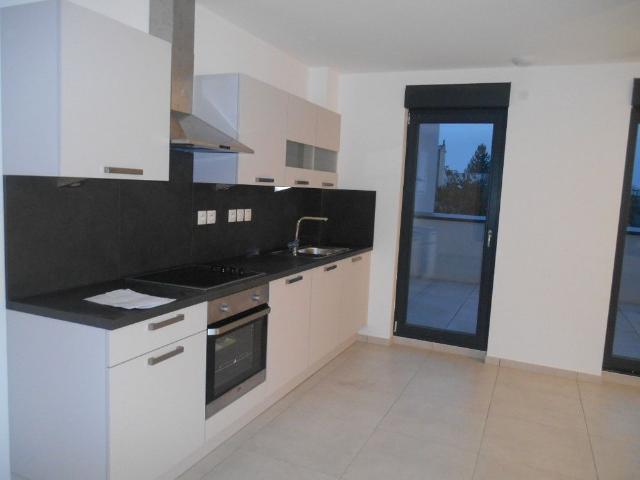 APPARTEMENT 3 pièce s 90m²