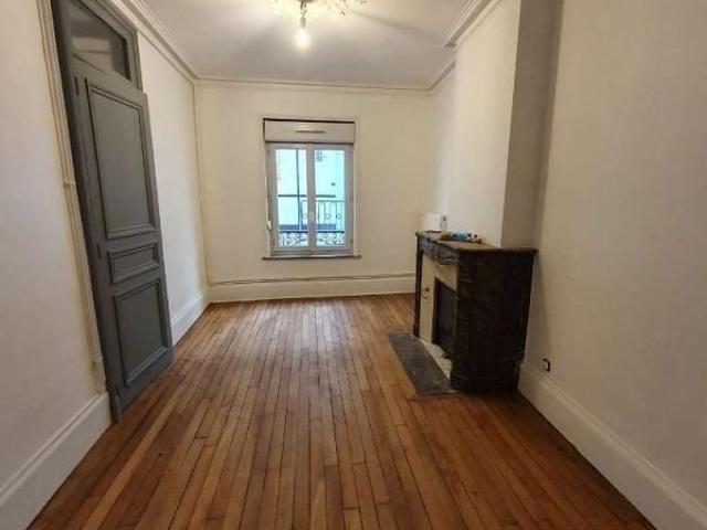 APPARTEMENT 3 pièce s 90m²