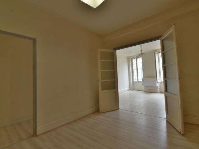 appartement à louer 2 pièces SAINTE LIVRADE SUR LOT 47 joli T 2 rénové