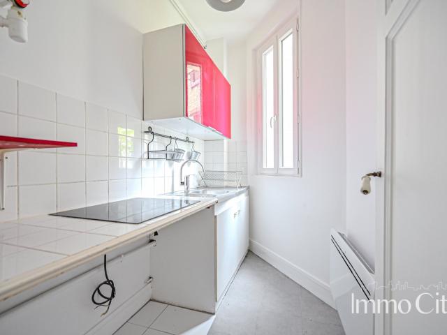 Location 3 PIECES 47 m² ISSY LES MOULINEAUX 3 pièces