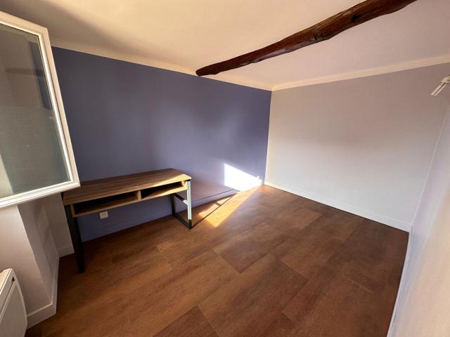 Location Puyricard centre LC Gestion vous propose un appartement meublé de type 3 de 50m² plein sud, calme