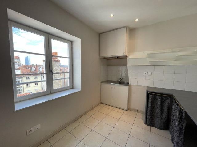 Appartement 3 pièces, 46 m² à louer à Lyon 7 69007